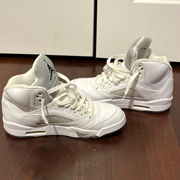 Air Jordan 5 white metallic 5s (2015) - Picture 3 of 4